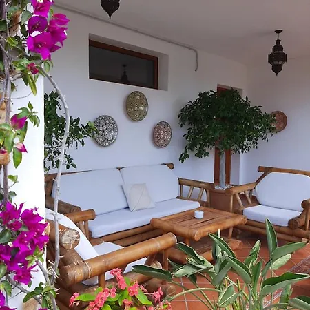 Casa Arco Iris Hostal *